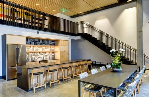 Wilburton Apartment | Classic Bellevue Studio w/Gym, W/D, near Spring District, by Blueground