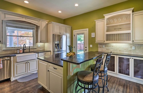 Canon City Cottage | Classic Cañon City Getaway - 13 Mi to Royal Gorge!
