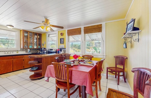 Papaikou House | Classic country style home on Hawaii Belt Road near Hilo