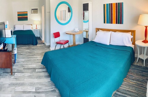 Salida Hotel | Clean, central, Retro Inspired Salida Motel 6