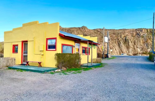 Del Norte House | Close proximity to open space trails, skiing, gravel biking, fishing and more