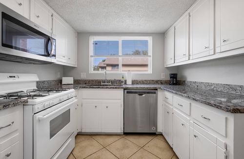 Stoneridge Place House | Close to Zilker Park, Downtown, Mall & more.