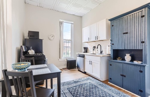 City Park Apartment | Cloud by Modern Midstay/1 Block to City Park #C4