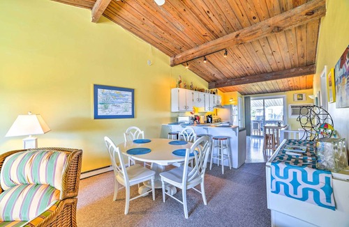 Atlantic Beach Cottage | Coastal Atlantic Beach Duplex < 1 Mi to Boardwalk!