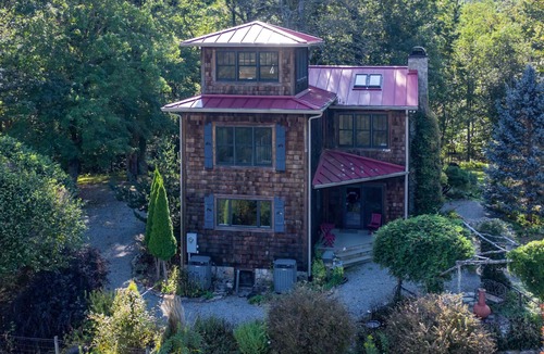 Grassy Creek Cottage | Come experience absolute tranquility. without roughing it!