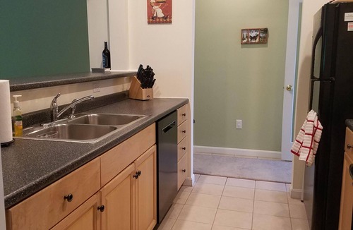 Lincoln Condo | Come Stay Summer, Fall & Winter