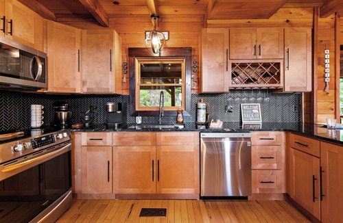 Vein Mountain House | Come To Escape - Stunning home with game room, hot tub, pet friendly!