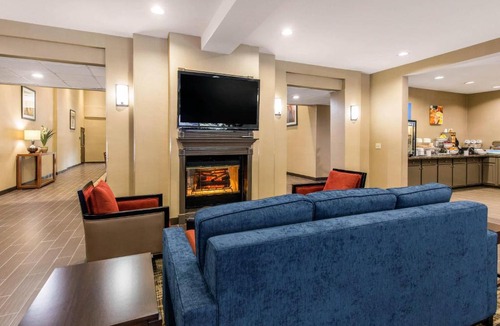 Humble Hotel | Comfort Suites