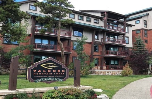 Peak 9 Villa | Comfortable 3 bedroom 2 bath with a fireplace at Hilton's Valdoro Mountain Lodge