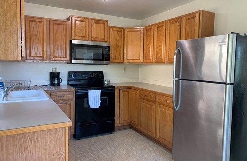 Ketchikan Apartment | Comfortable 3 Bedroom 1 Bath - Ketchikan, AK