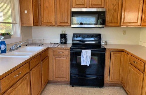 Ketchikan Apartment | Comfortable 3 Bedroom 1 Bath - Ketchikan, AK