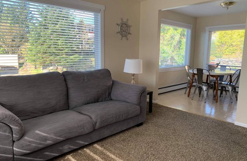 Ketchikan Apartment | Comfortable 3 Bedroom 1 Bath - Ketchikan, AK