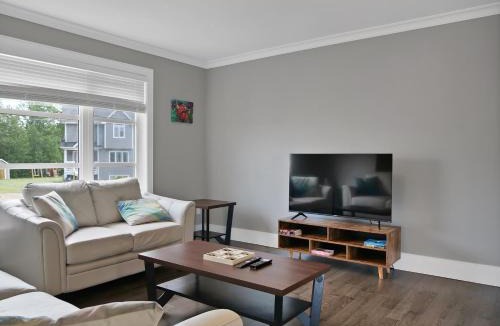 Moncton House | Comfortable 3BR Getaway