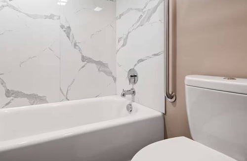 Jasper Hotel | Comfortable Jasper Room Near Dining & Local Attractions + Free Parking & Bfast