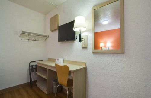 North Alameda Apartment | Comfortable stay with 2 Full Beds| NS