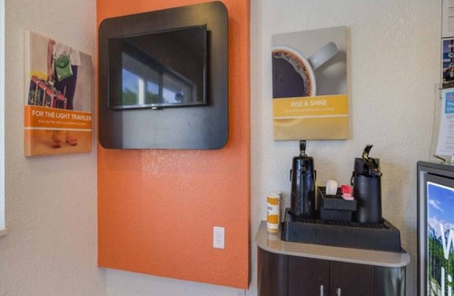 North Alameda Apartment | Comfortable stay with 2 Full Beds| NS