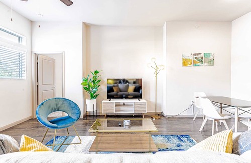 Montopolis Apartment | Comfy 2BR king suite, fast WiFi, 8 min to Downtown