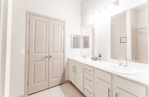 Montopolis Apartment | Comfy 2BR king suite, fast WiFi, 8 min to Downtown