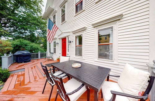 Castine Condo | Comfy Downtown Getaway w/Full Kitchen - Close to the Beach