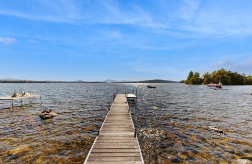 Greenville House | Comfy Lakefront Cabin with Gorgeous Views, Private Dock & Pebble Beach