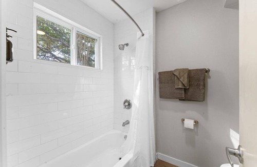 Allandale Apartment | Comfy Studio Close to Downtown and Domain