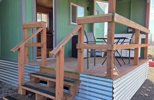Blaine Cottage | Comfy Tiny house on a peaceful 13 acres. Close to beach, hiking, Canada & more!