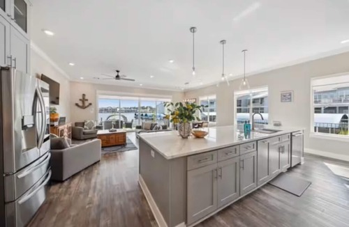 Montgomery House | Conroe Waterfront, Family Friendly Lakehouse