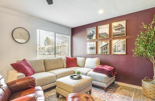 College Station House | Convenient Bryan Townhome w/Patio < 3 Mi to A&M!