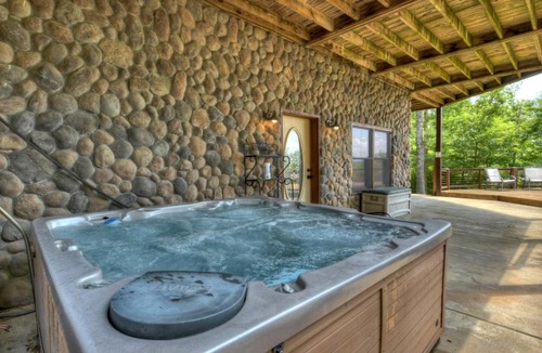 Raccoon Ridge House | Copper Top - Cuddleup