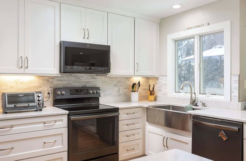 Corolla Light House | Corolla Light Villa with Hot Tub, Amenities Access!