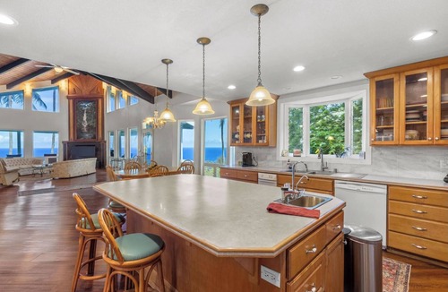 Ookala House | Country Oceanfront 5-bedroom house in Ookala