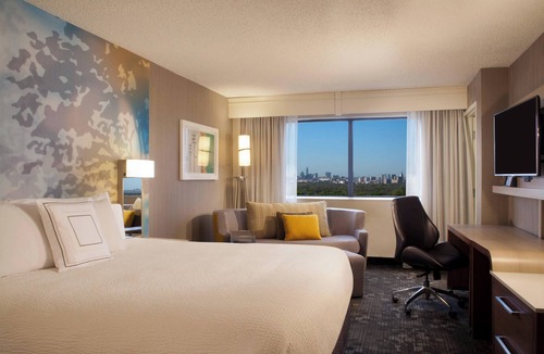 North Loop Hotel | Courtyard by Marriott Austin-University Area