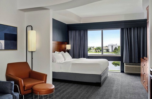 Evansville Hotel | Courtyard by Marriott Evansville East