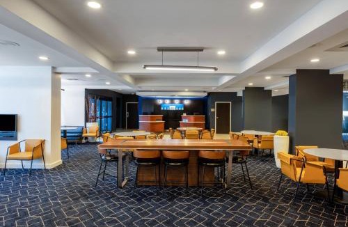 Northeast Columbus Hotel | Courtyard Columbus Airport
