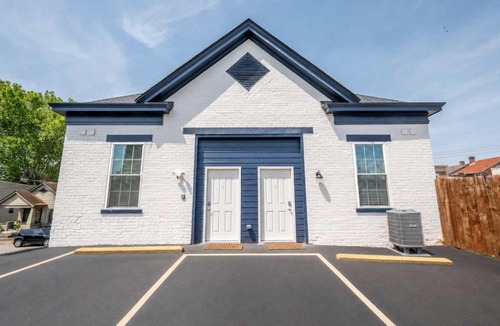 Covington House | Covington Charm 202