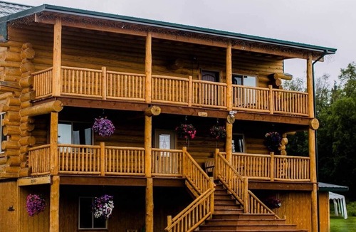 Palmer Bed & Breakfast | Cowboy's Corral @ Alaska Knotty Pine B&B ~ Hot Tub & Sauna