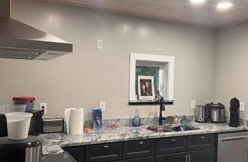 North Pole Cabin | Cozy 2 bedroom, 1.5 bathrooms located in North Pole Alaska
