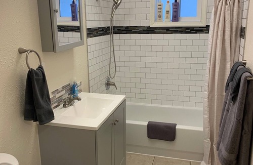 Spenard Apartment | Cozy 2-bedroom apartment near airport in Spenard