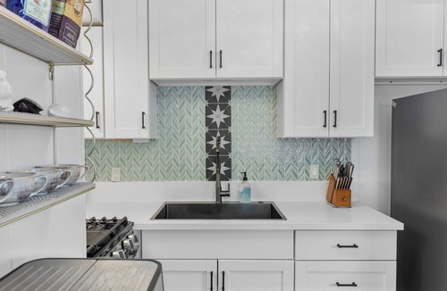Hilo Condo | Cozy 2-bedroom condo in charming Hilo with WiFi, AC