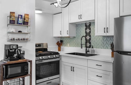 Hilo Condo | Cozy 2-bedroom condo in charming Hilo with WiFi, AC