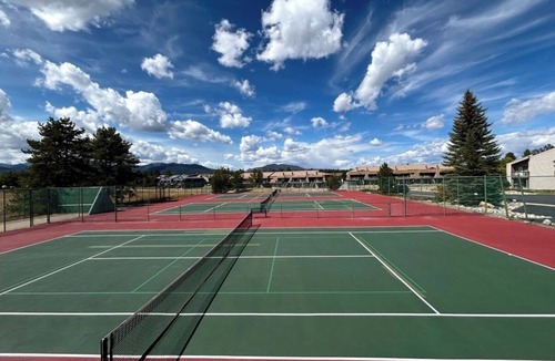 Rendezvous Condo | Cozy 2 bedroom condo with Mountain View in perfect Fraser location