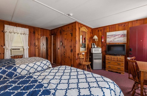 Littleton Hotel | Cozy 2 Double Beds - Heart of Littleton