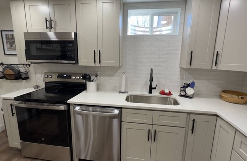 Lakewood House | Cozy 2BR Apartment Near Red Rocks & Mountains