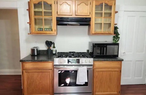 Old North Columbus House | Cozy 2BR w/Firepit By OSU & Hospital
