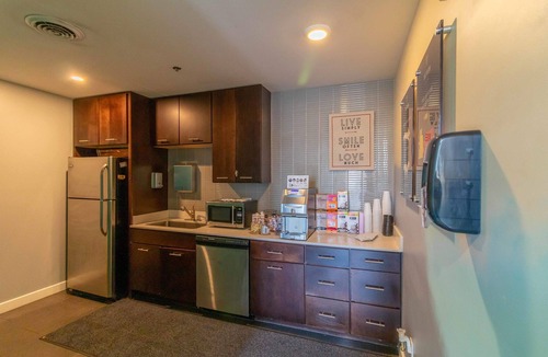 Grandview Heights Apartment | Cozy 3 Bedroom Centrally Located