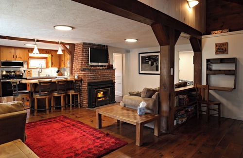Amherst Cabin | Cozy 3-BR Baboosic Lake in Amherst