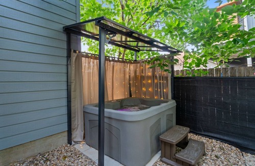 Blackshear-Prospect Hill House | Cozy 4BR Retreat w/Game Room, Fire Pit, Hot Tub, & Backyard Fun