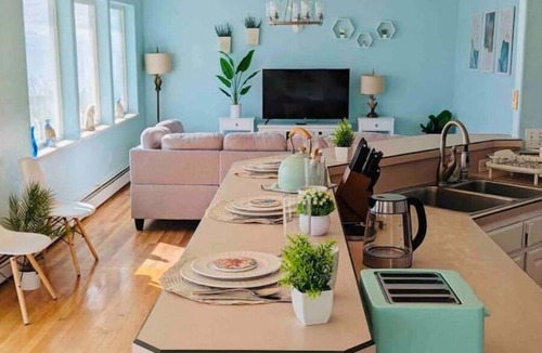 Kenai House | Cozy 6BR Ocean Front Snow Mountain View Villa