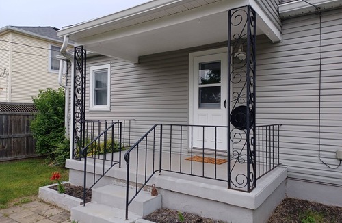 Springfield House | Cozy and Comfortable 1939 Cottage Close to Wittenberg, Shopping, Restaurants.