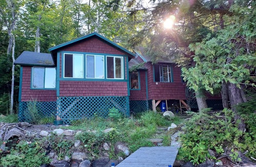 Readfield Cabin | Cozy and Secluded 1-Bedroom Cabin on Echo Lake
